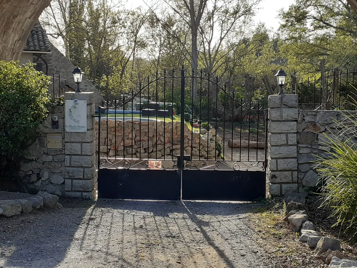 Chambres d'hôtes Le Moulin d'Issanka, atypique dans l'Hérault sur le bassin de thau