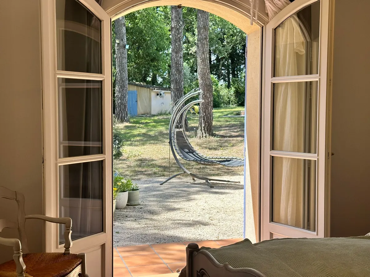 La Pinède Bleue: Mas provençal avec piscine & jardin calme