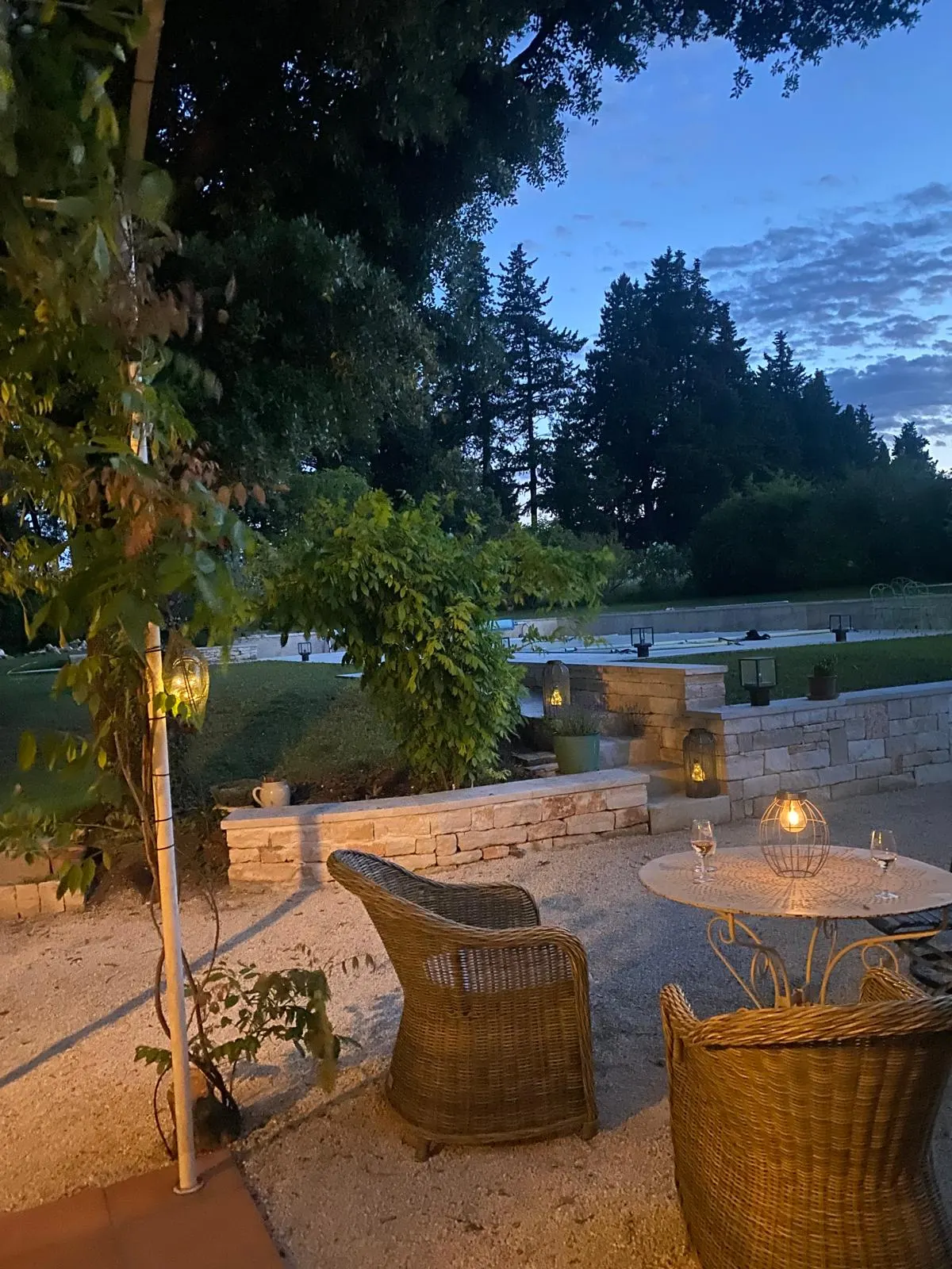 La Pinède Bleue: Mas provençal avec piscine & jardin calme