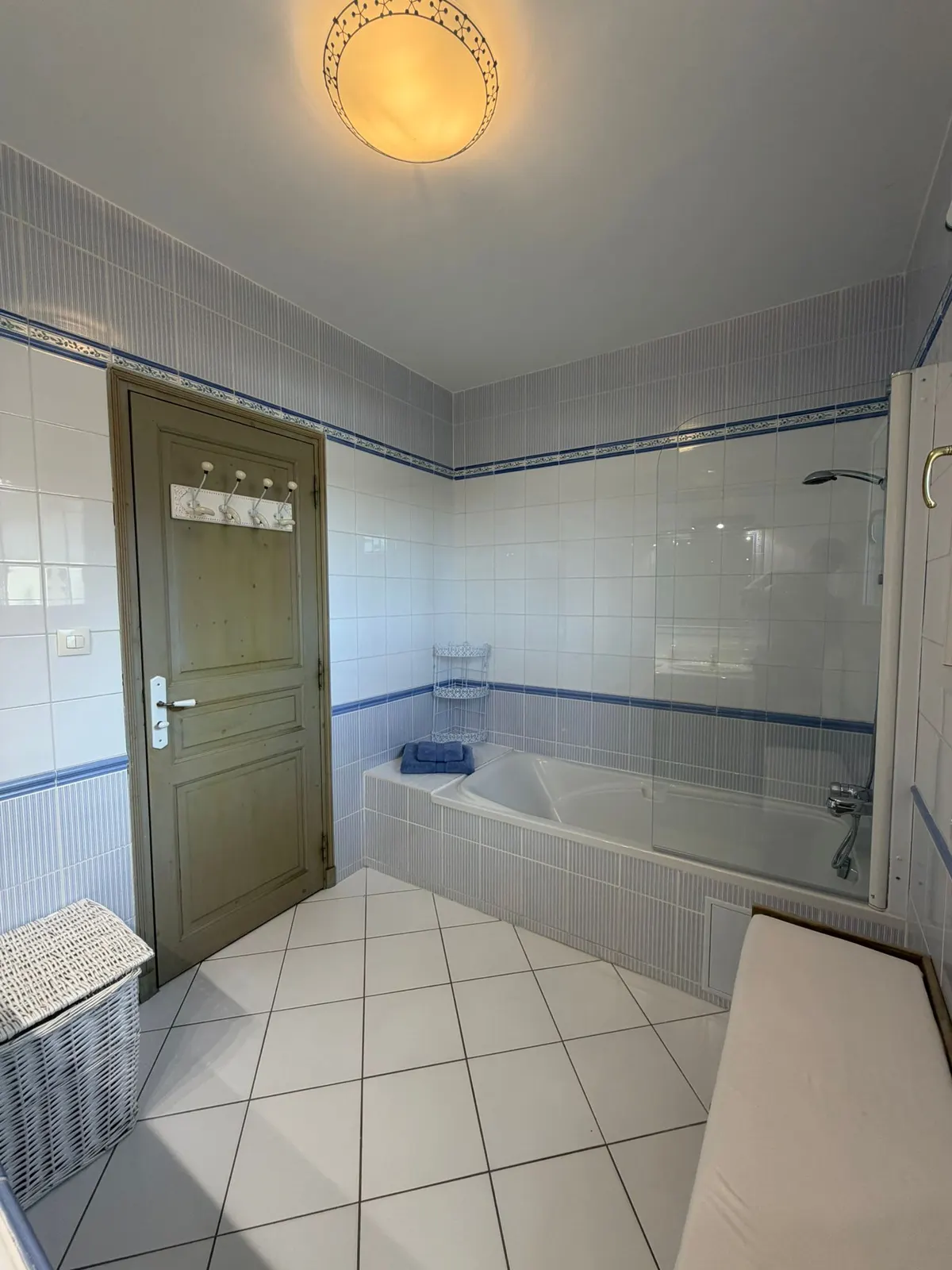 La Pinède Bleue: Mas provençal avec piscine & jardin calme