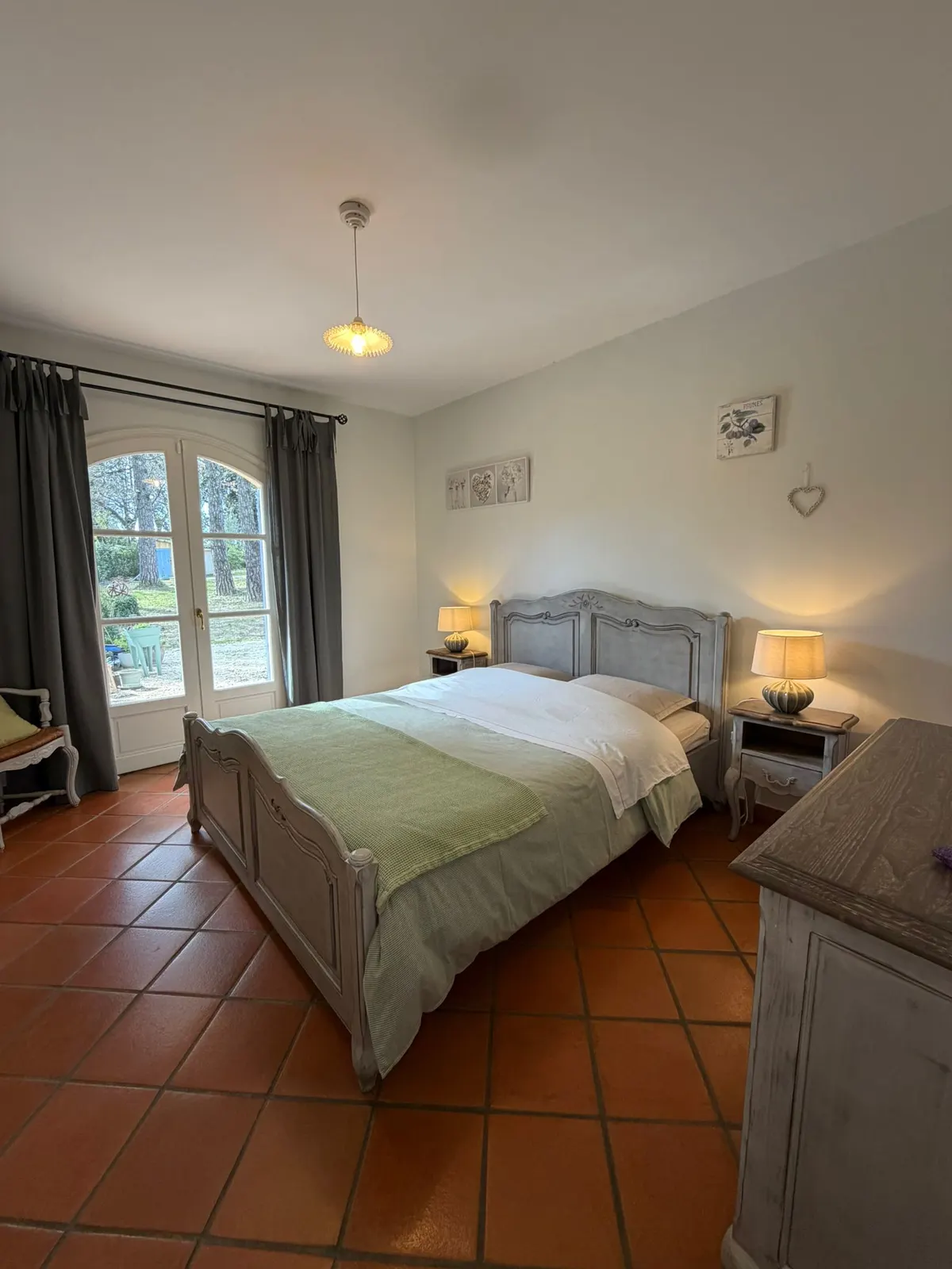 La Pinède Bleue: Mas provençal avec piscine & jardin calme