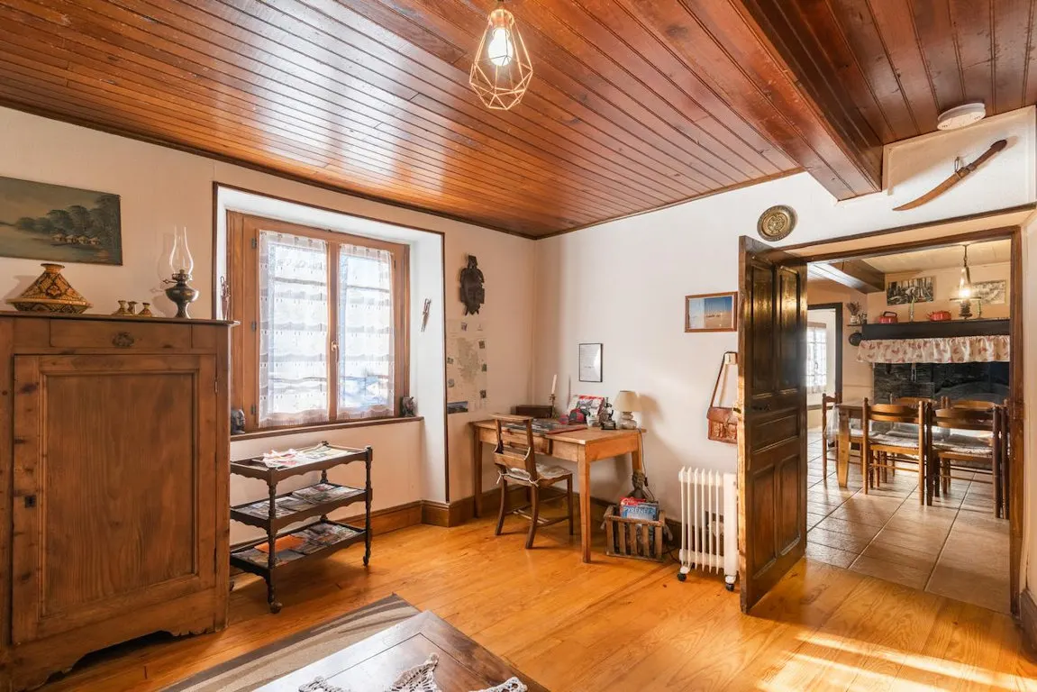 Confortable gîte avec grande cheminée - jardin et terrasse