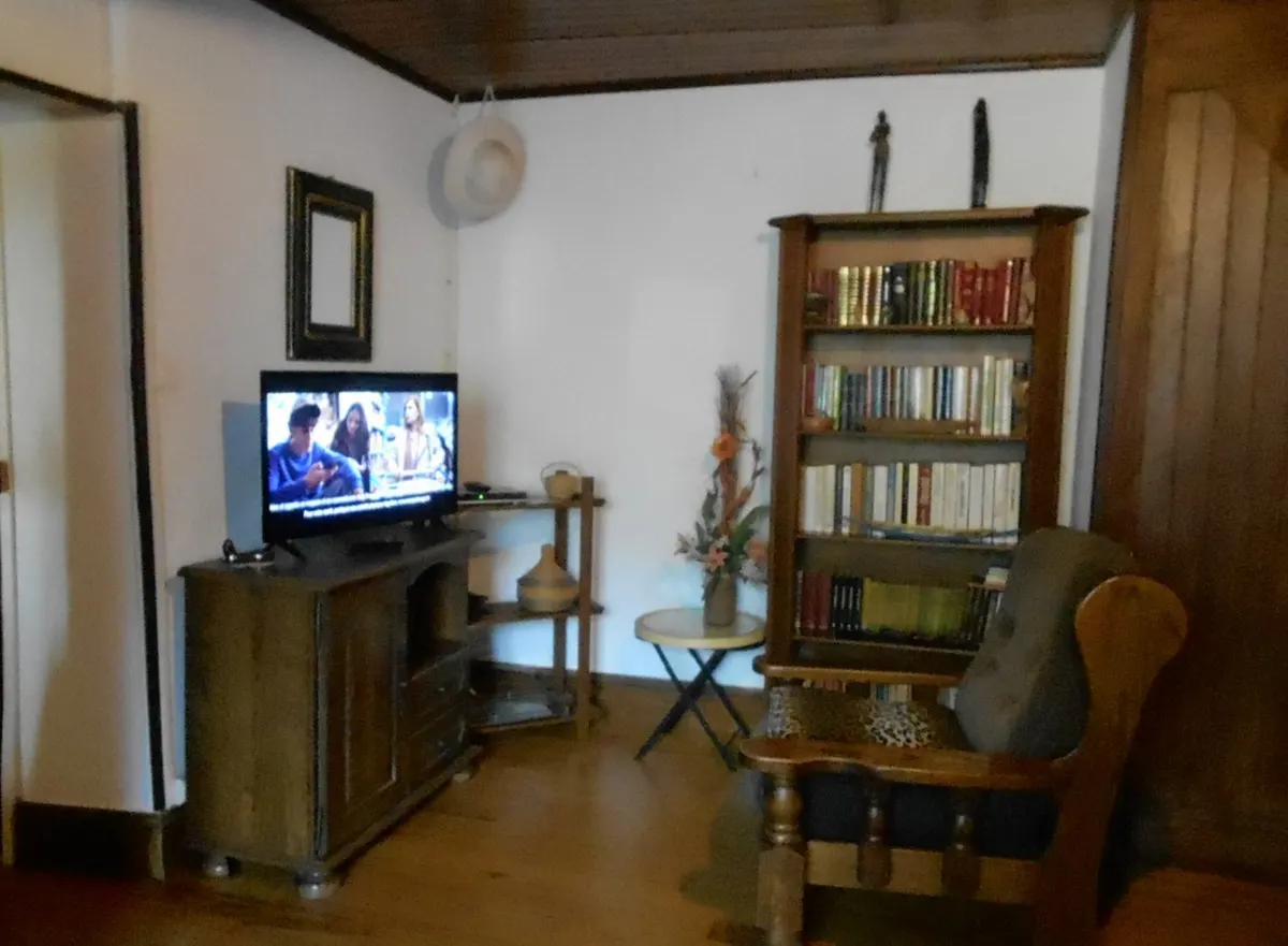 Confortable gîte avec grande cheminée - jardin et terrasse