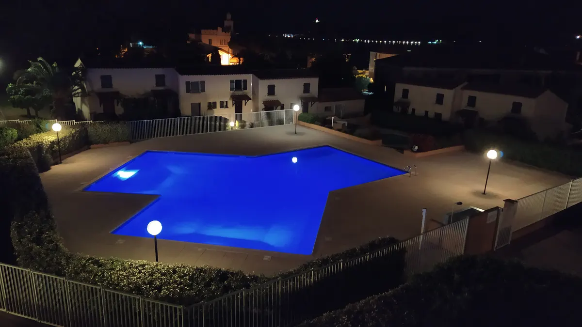 VAR TAMARIS très beau t2 vue mer clim piscine parking