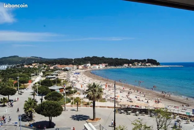 VAR TAMARIS très beau t2 vue mer clim piscine parking