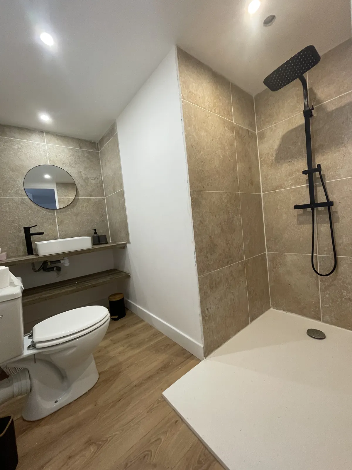 Hôtels L'amann : Chambre d'hôte et Jacuzzi · Plouasne