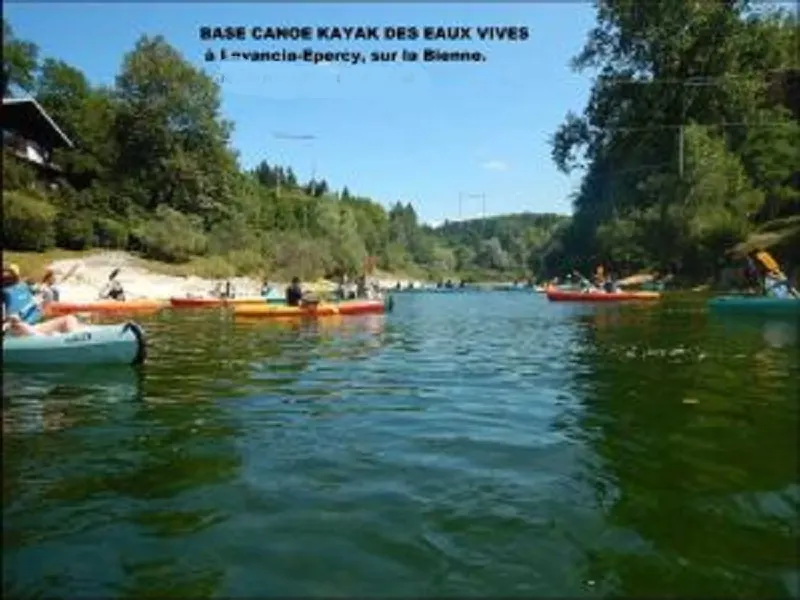 Parc régional Haut Jura Chalet "Le Petit Canada" situé à la limite de l'Ain et du Jura à 15mn de La Pesse (39) et 10mn de Giron (01)