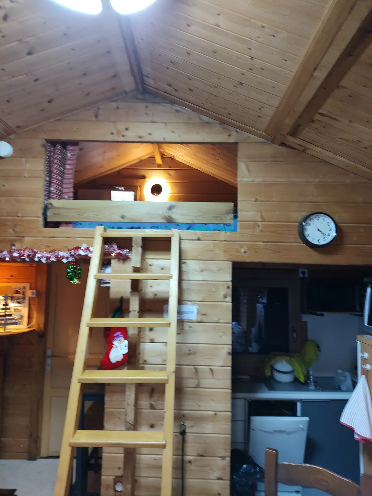 Parc régional Haut Jura Chalet "Le Petit Canada" situé à la limite de l'Ain et du Jura à 15mn de La Pesse (39) et 10mn de Giron (01)