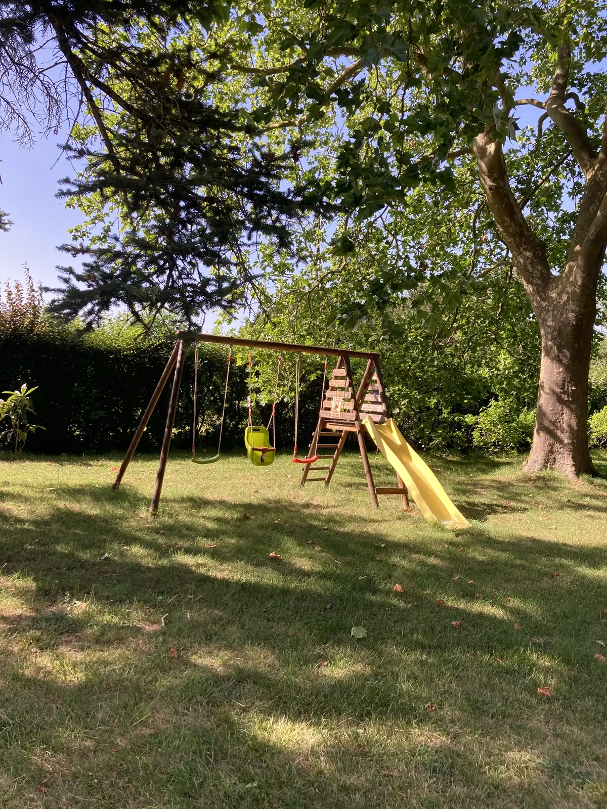 Grande maison avec piscine, parc & boulodrome