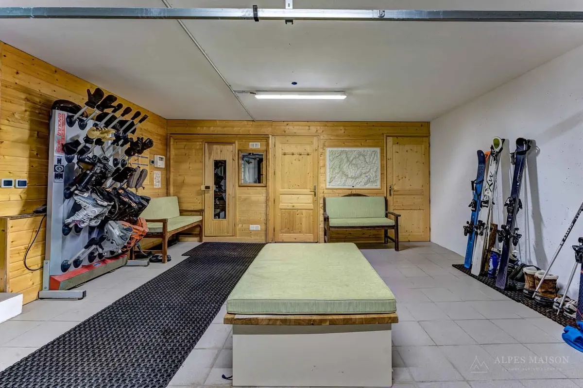 Three Valleys Escape — Alpes Maison