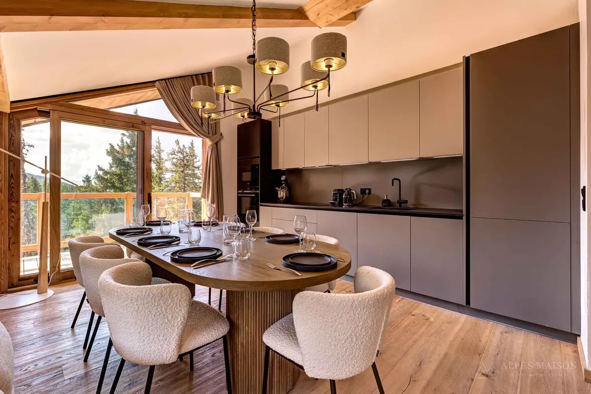 Panoramic Heights — Alpes Maison