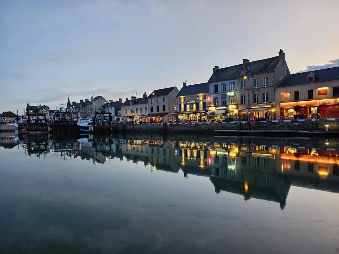 Appartement VUE MER NORMANDIE PLAGE DU DEPARQUEMENT PORT EN BESSIN