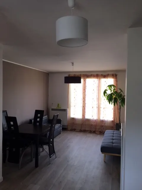 2 Appartements identiques à la même adresse CHEZ VIORIKA