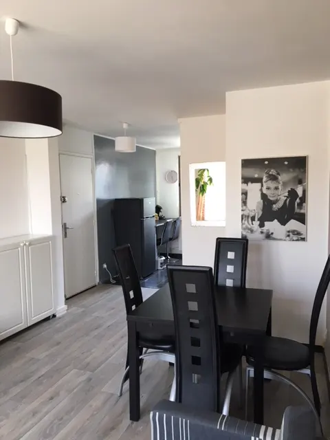2 Appartements identiques à la même adresse CHEZ VIORIKA