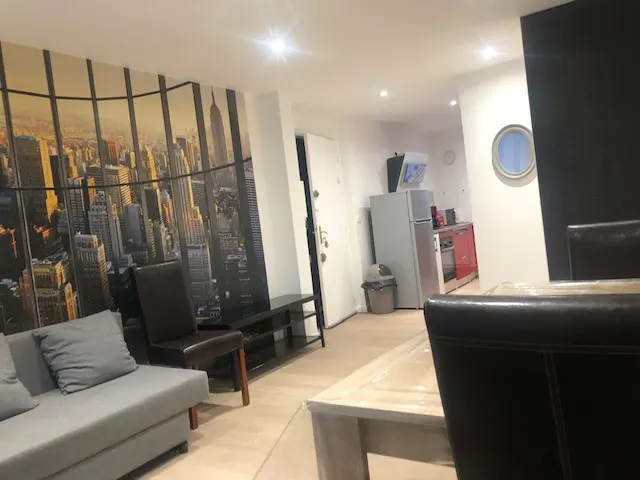 2 Appartements identiques à la même adresse CHEZ VIORIKA