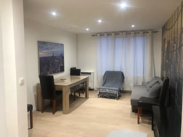 2 Appartements identiques à la même adresse CHEZ VIORIKA