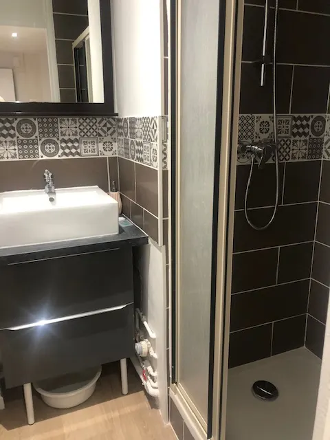 2 Appartements identiques à la même adresse CHEZ VIORIKA