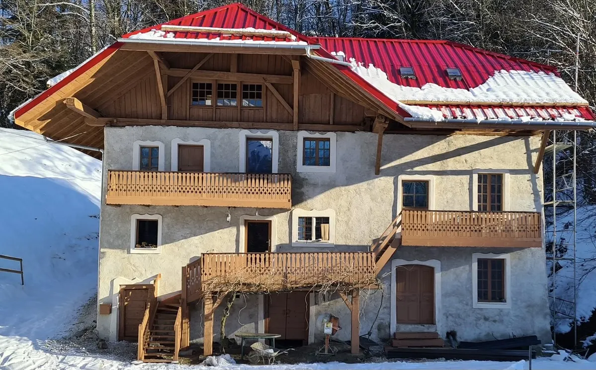 Randonnée Le MOULIN gîte de groupe 15 personnes en Savoie · Bonvillard
