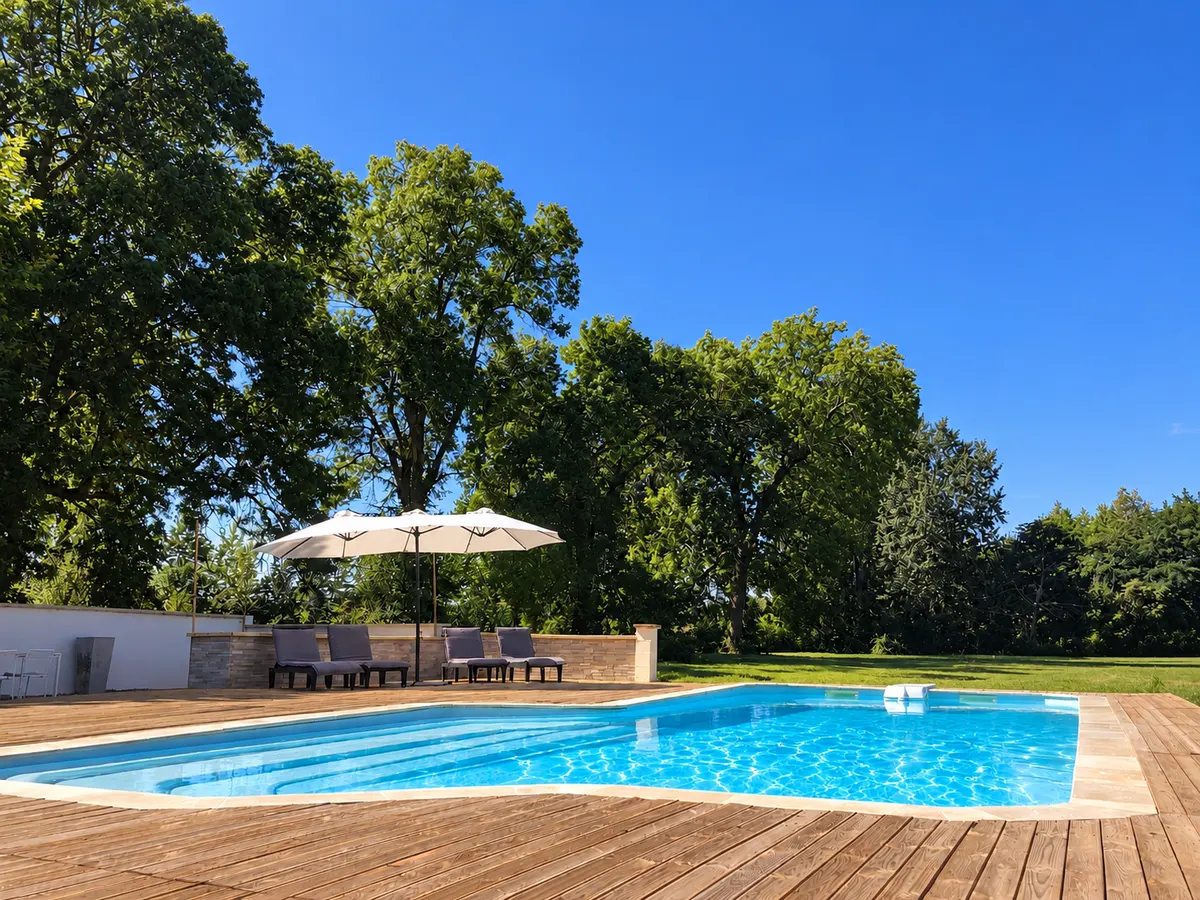 Château de la Coutère – 400 ans d'histoire, piscine privée et cascades
