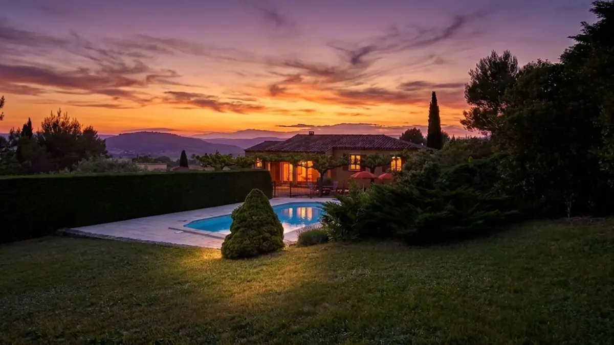 LES LUMIGNONS 💖💖💖 WELCOME TO LUBERON