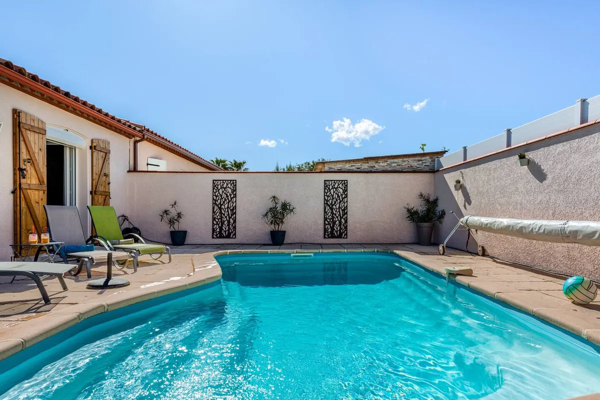 UNE PAUSE DANS LE SUD maison familiale, piscine,98m2