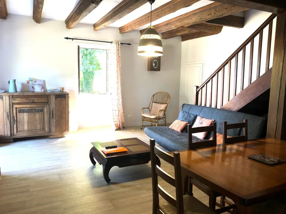 Gite en pierres du pays avec Pêche étang