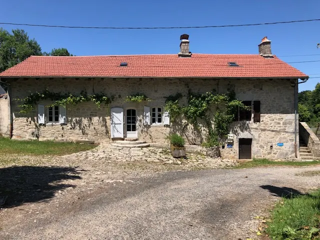 Gite en pierres du pays avec Pêche étang