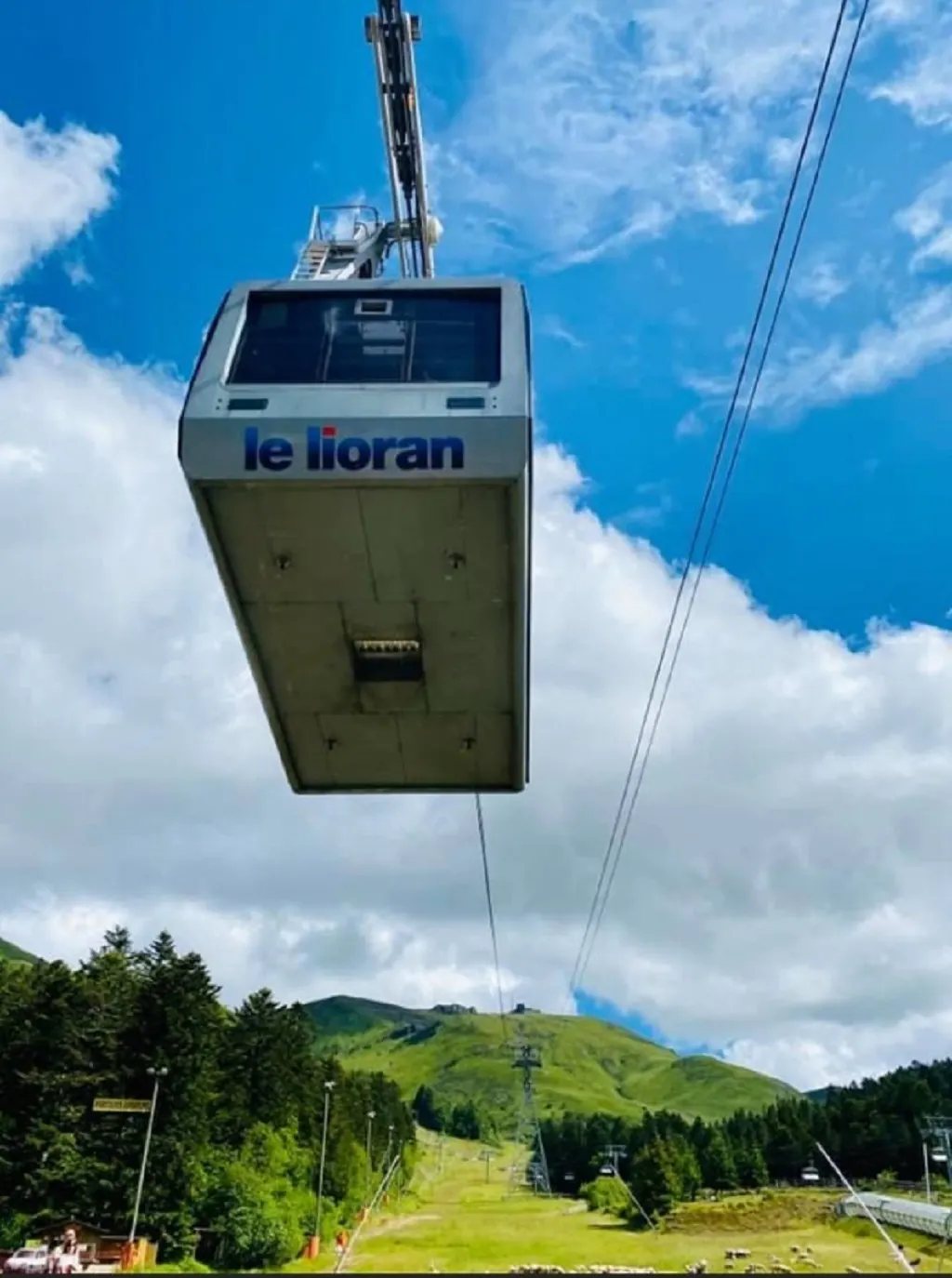 Gite en pierres du pays avec Pêche étang