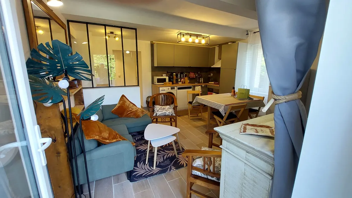 Gîte 4 personnes climatisé en Provence, piscine à partager