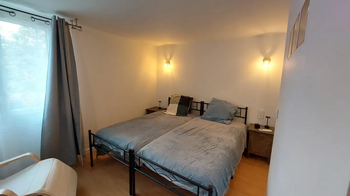 Gîte 4 personnes climatisé en Provence, piscine à partager