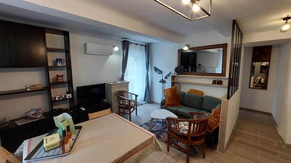 Gîte 4 personnes climatisé en Provence, piscine à partager