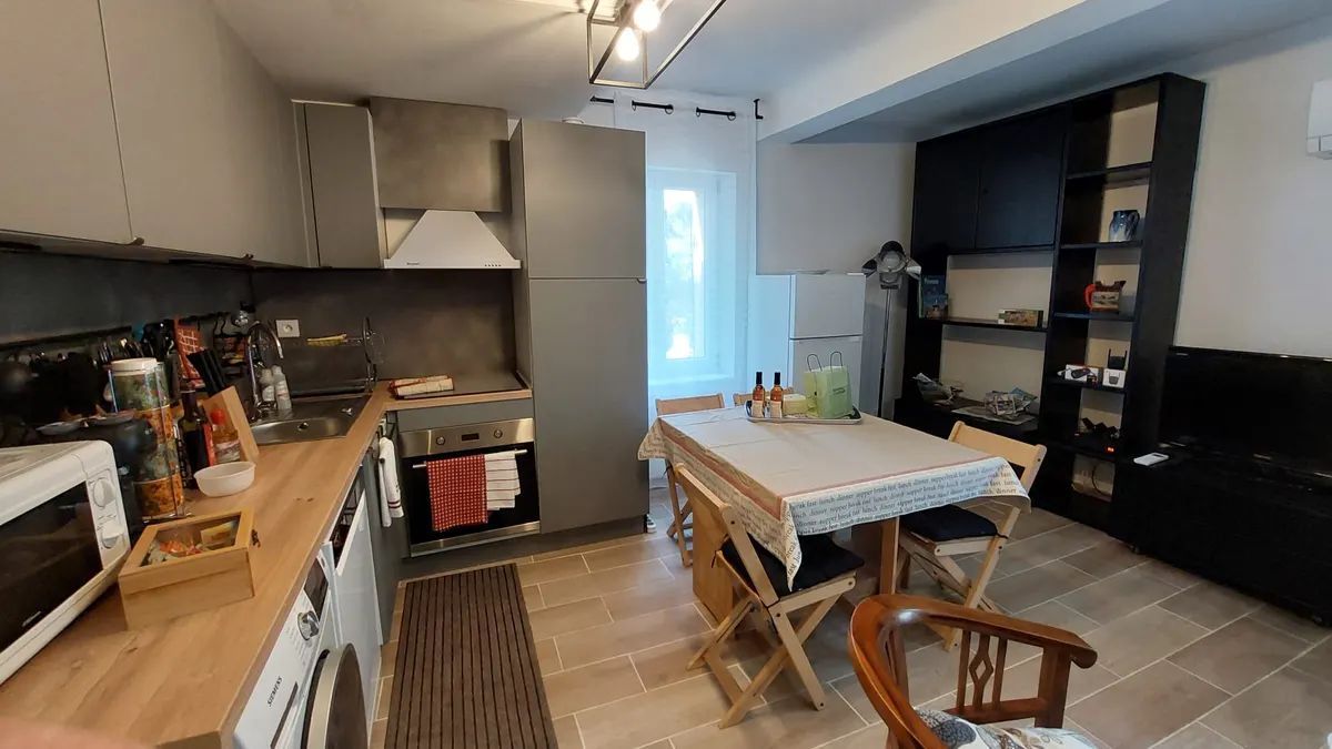 Gîte 4 personnes climatisé en Provence, piscine à partager