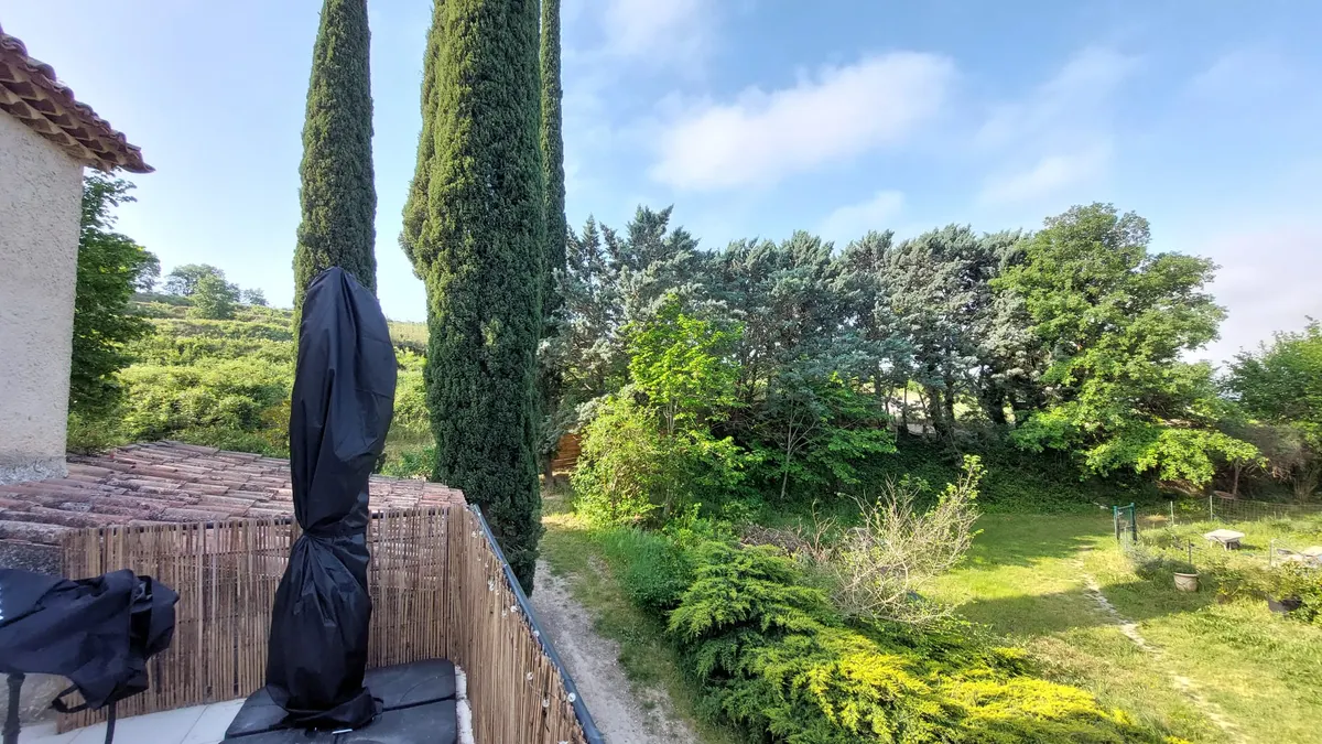 Gîte 4 personnes climatisé en Provence, piscine à partager